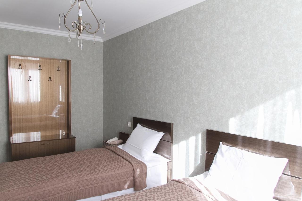 Sunny Mountain House Hotel Kazbegi Bagian luar foto