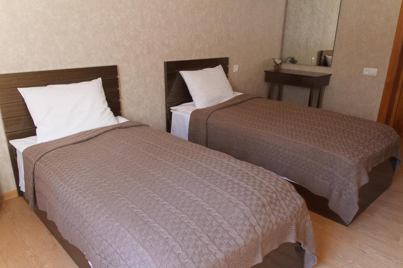 Sunny Mountain House Hotel Kazbegi Bagian luar foto